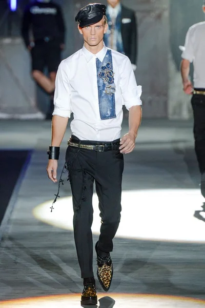 Look 4